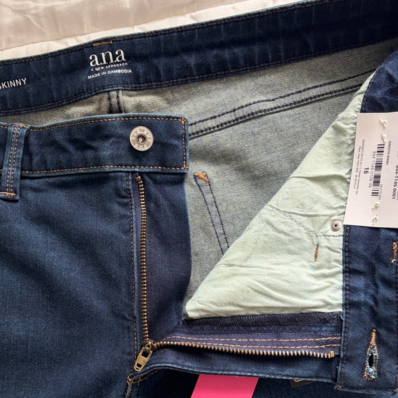 a.n.a Women's New Perfect Skinny Jeans 16 Mid Rise - Picture 4 of 7